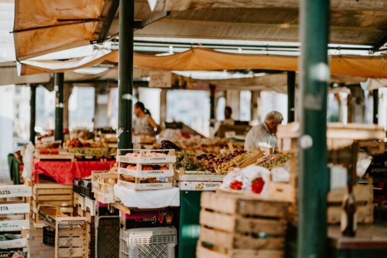 Night Markets in the Landes